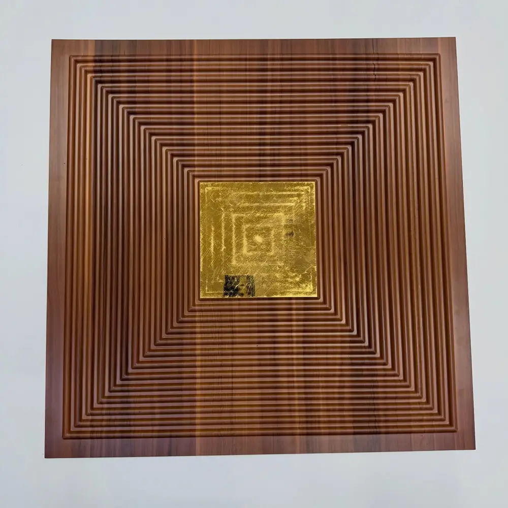 D182黑木纹镜面金